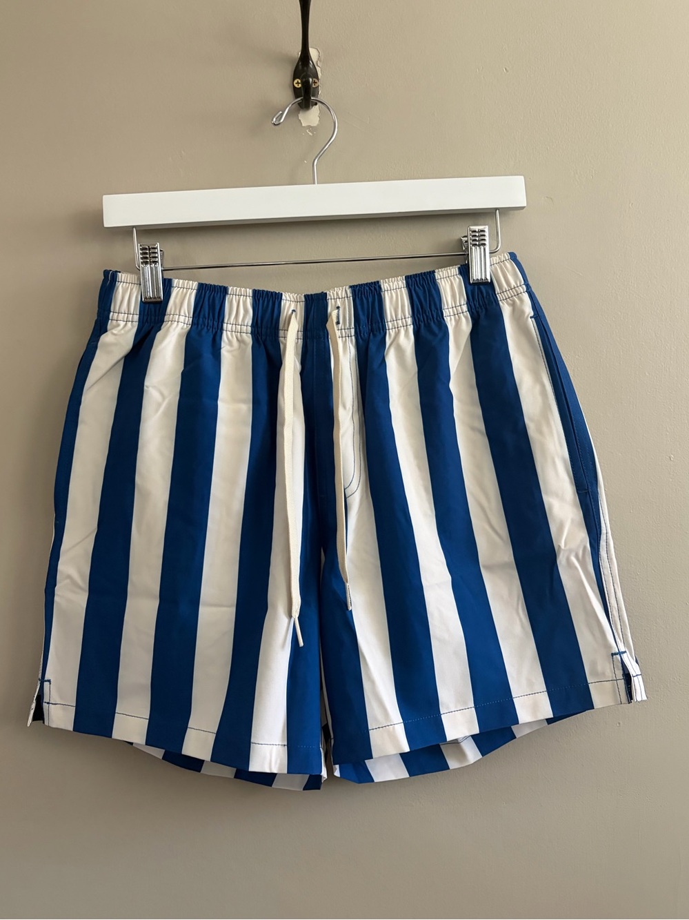 Bearbottom Men's Swim Trunks Size M Blue White Stripes NWT